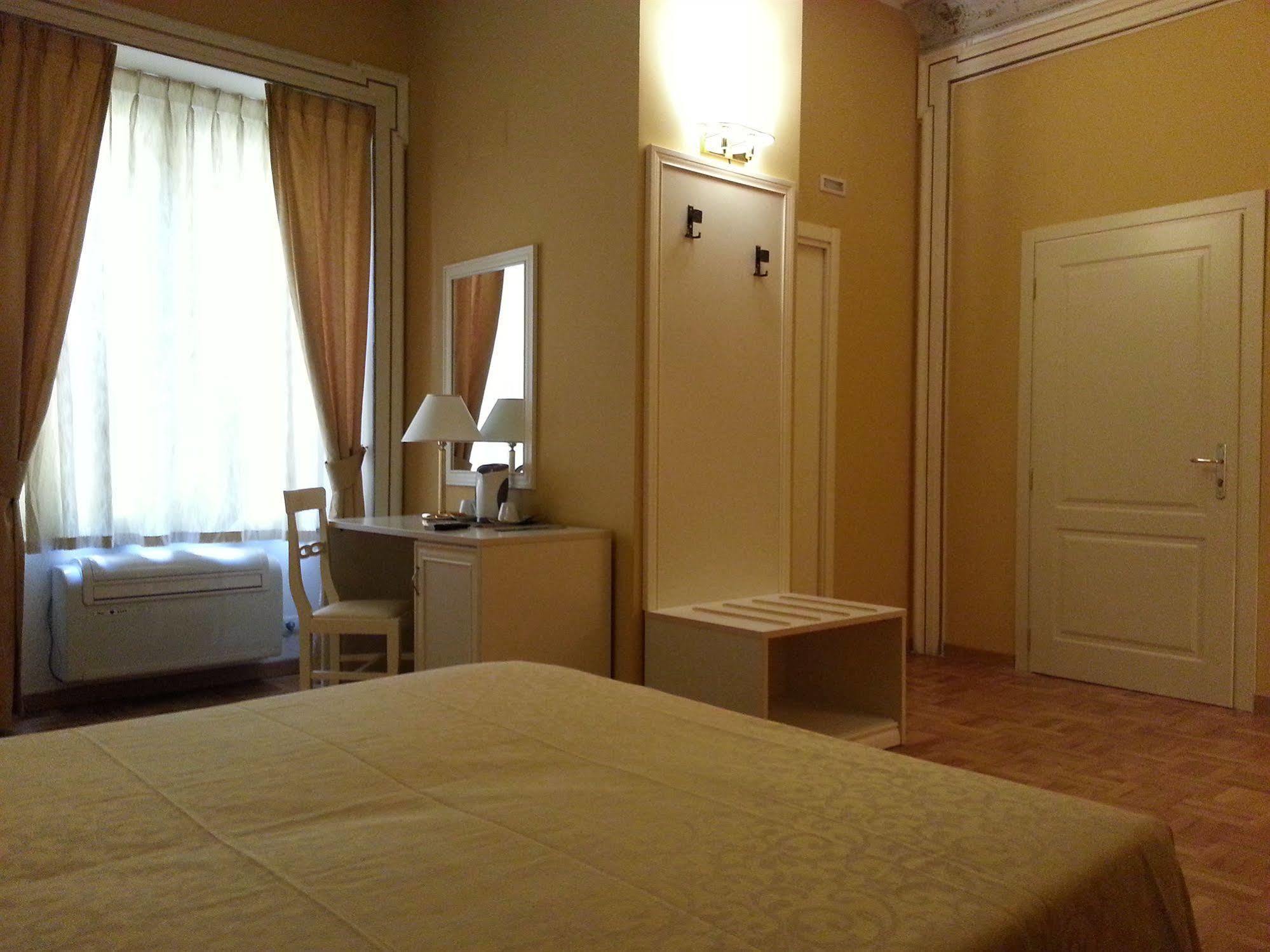 Dg尊贵房酒店 罗马 外观 照片